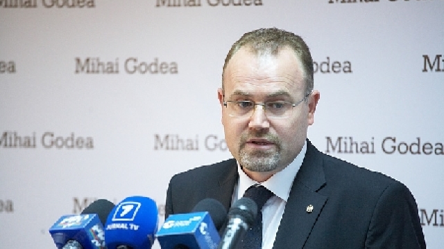 Mihai Godea sesizează Curtea Constituțională