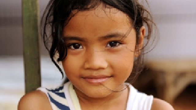 O fetiță din Indonezia și-a regăsit familia după ce a supravețuit tsunami-ului din 2004