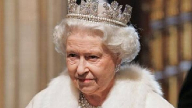 Salariul reginei Elisabeta a II-a va fi înghețat 
