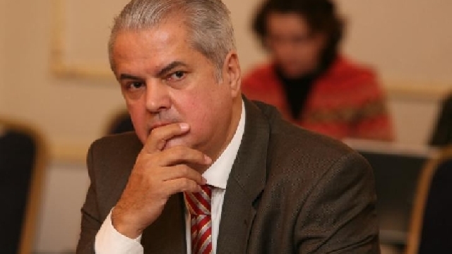 Fostul premier român, Adrian Năstase, condamnat la doi ani de închisoare