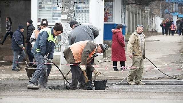 Primăria Capitalei a început plombarea străzilor