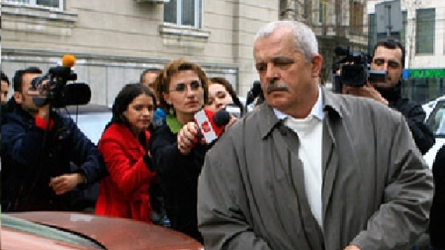 Foști miniștri români, condamnați la trei ani de închisoare cu executare