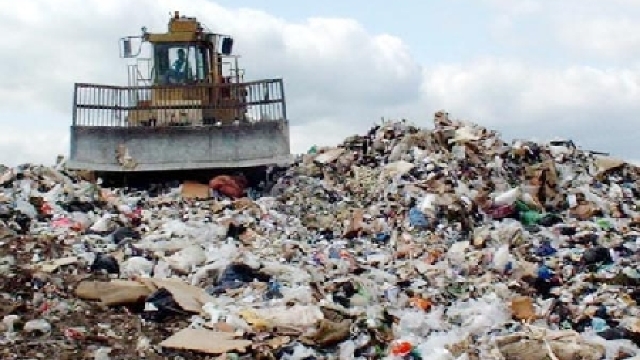 Transportarea gunoiului la Țânțăreni ar putea fi reluată