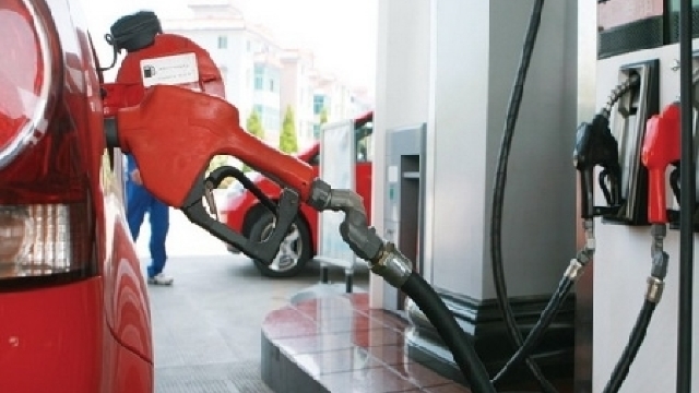 Benzina, motorina și gazul lichefiat s-au scumpit în medie cu 60-80 de bani