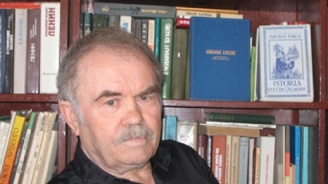 Poetul basarabean Simion Plămădeală a primit Ordinul Meritul Cultural în grad de Ofițer al României