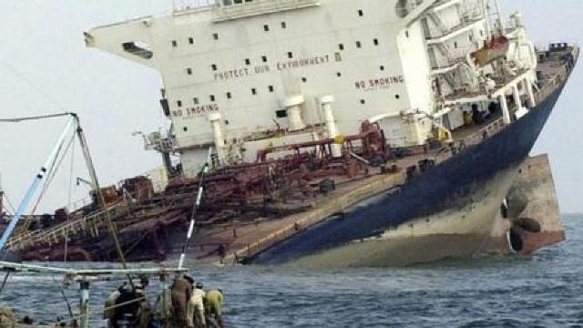 103 morți și peste 100 de dispăruți după naufragierea unui feribot în India