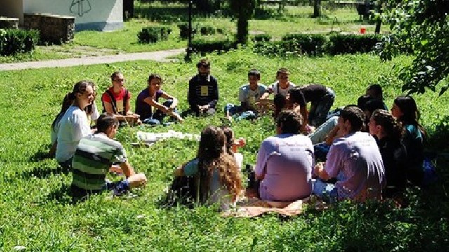 Peste 100 de mii de copii din Republica Moldova își petrec vacanța de vară în tabere