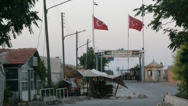 Turcia își închide granița cu Siria