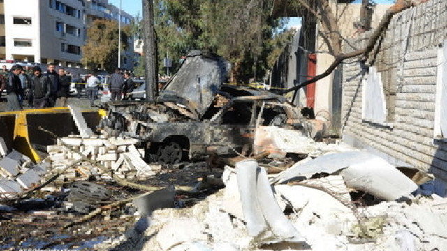 Un atentat cu bombã a zdruncinat astăzi dimineață sediul radioteleviziunii din Damasc