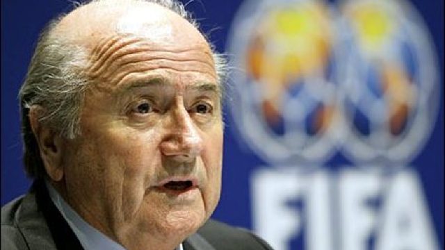 Pesedintele FIFA, Joseph Blatter, decorat cu Ordinul de Onoare al Republicii Moldova