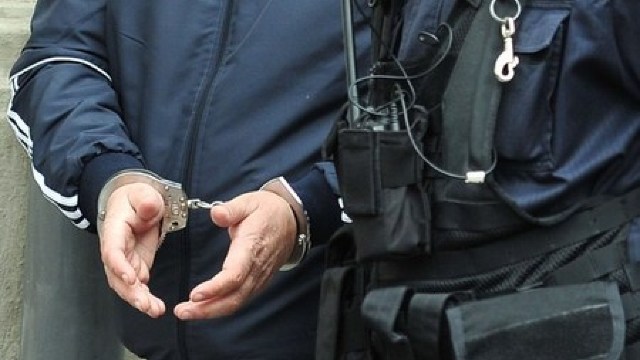 Suspectați de comercializarea armelor nucleare și a munițiilor