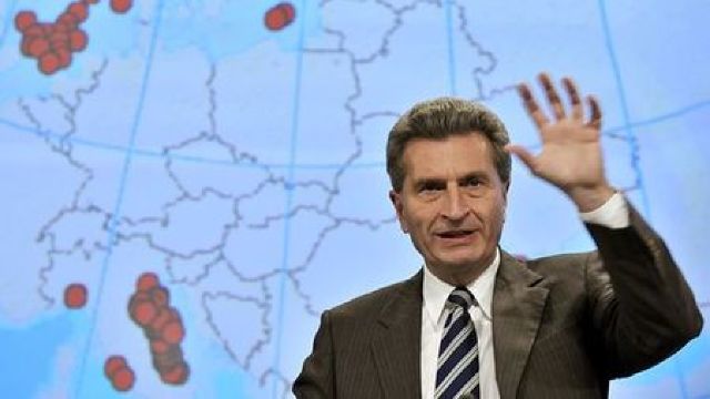 Vlad Filat a avut o convorbire telefonică Comisarul european, Gunther Oettinger