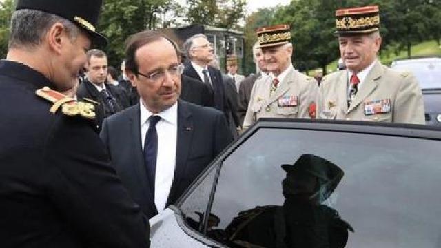 François Hollande efectuează o vizită în Polonia