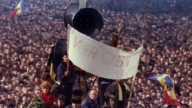 Un grup de persoane a comemorat la Chișinău 23 de ani de la începutul Revoluției Române