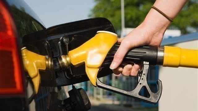 Benzina și motorina s-au scumpit