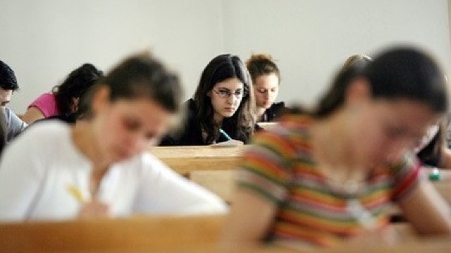 BAC 2012: 50% dintre elevi au fraudat la examen