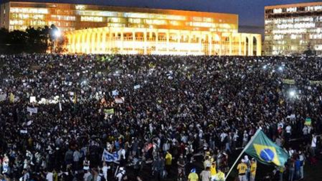 Un milion de manifestanți au protestat în Brazilia