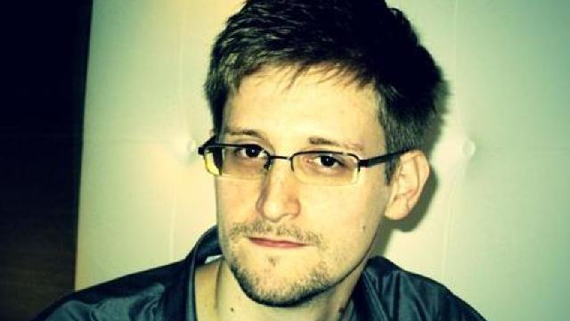 Putin: Edward Snowden se află încă în zona de tranzit de pe aeroportul din Moscova