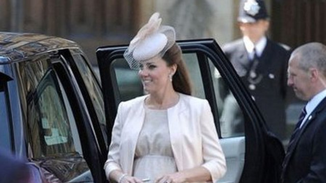 Marea Britanie: Soția prințului William a născut un băiețel