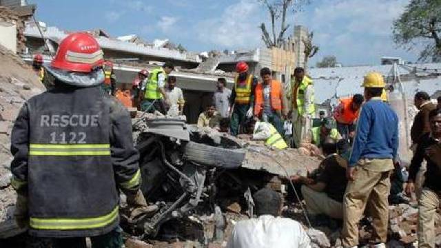 78 de persoane au murit într-un atac în Pakistan