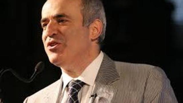 Marele șahist Garry Kasparov spune care este „călcâiul lui Ahile” al lui Vladimir Puttin și oferă sfaturi pentru ca războiul din Ucraina să fie oprit