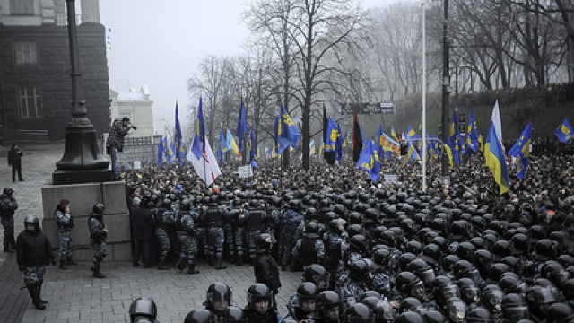 Opoziția din Ucraina continuă să protesteze în fața Guvernului