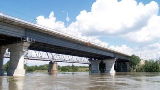 Comisia Europeană acceptă finanțarea construcției podului rutier Iași-Ungheni 