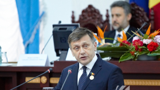 Crin Antonescu a susținut o prelegere la Academia de Științe a Moldovei