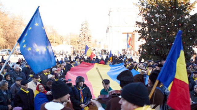Românii au încins Hora Unirii în jurul Guvernului  (Adevărul)