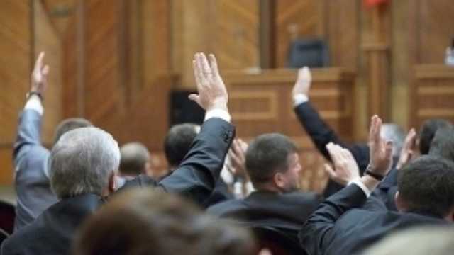 VOTAT! Avocații parlamentari, redenumiți în avocați ai poporului