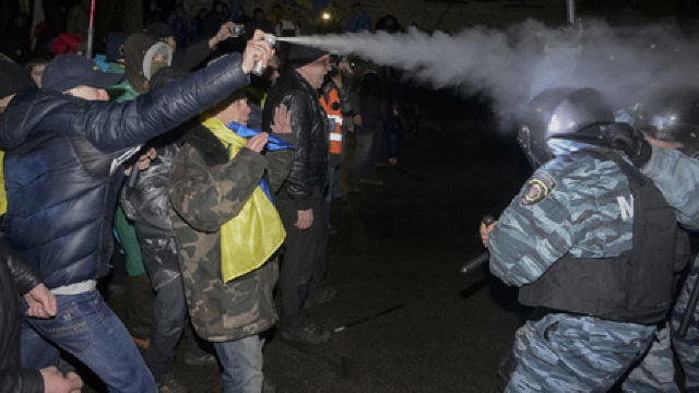 Proteste la Kiev: UE cheamă clasa politică din Ucraina la dialog
