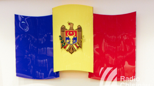 Valeriu Munteanu: Drapelul din prezidiul Parlamentului nu corespunde legislației