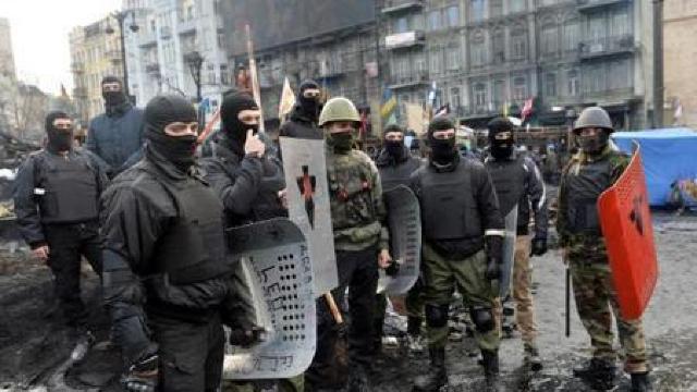 Proteste la Kiev: Reporter Reuters, rănit. Sediul Partidului Regiunilor, ocupat 