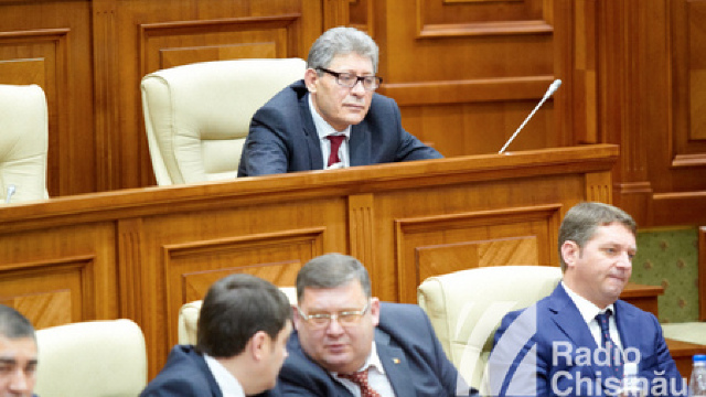Dispută între PL și PLR în Parlament