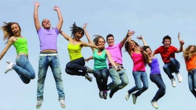 Polemici: O libertate controlată pentru adolescenți?