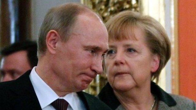 Putin i-a spus lui Merkel că își retrage trupele de la granița cu Ucraina