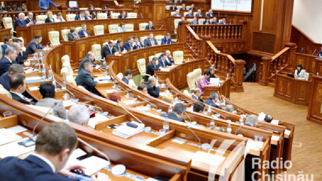Parlamentul a votat, în lectură finală, schimbarea gratuită a pașapoartelor sovietice