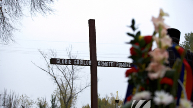 Depuneri de flori la Cimitirul ostașilor români din Țiganca