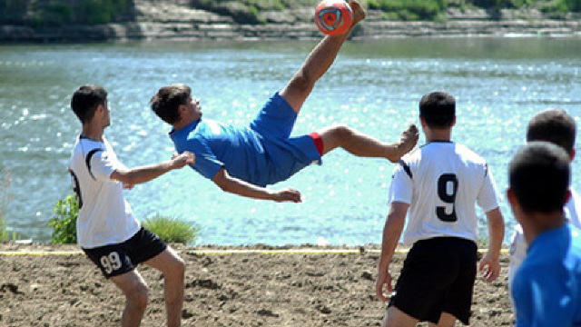 Campionatul național la fotbal pe plajă, în premieră, la Chișinău