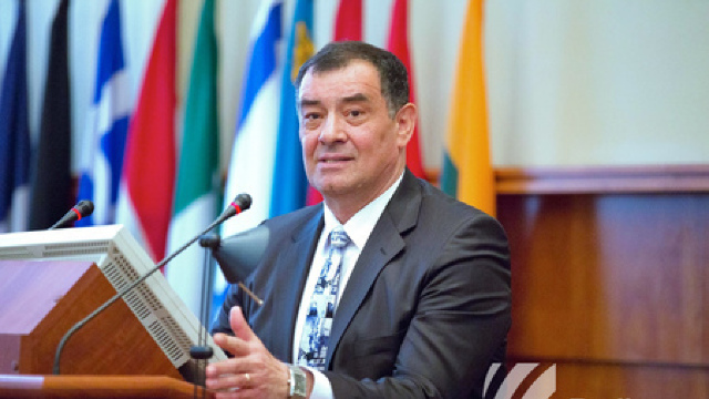 Valeriu Troenco a decorat șase ofițeri români și moldoveni 