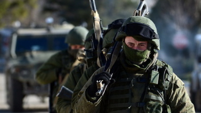 Rusia continuă să mobilizeze forțe armate la granița cu Ucraina
