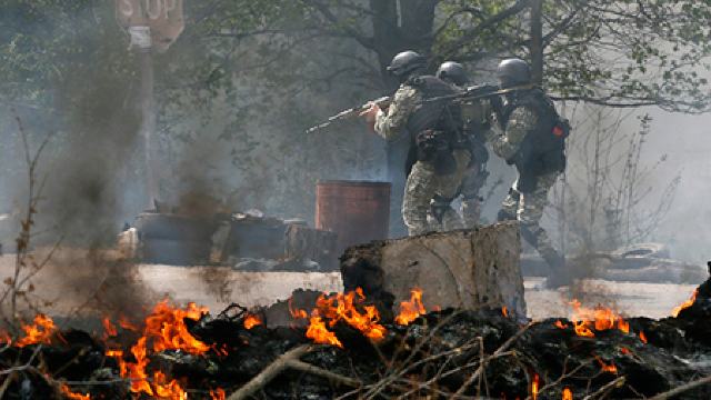 Lisiciansk, Ucraina: Lupte dure între teroriștii ruși și forțele ucrainene