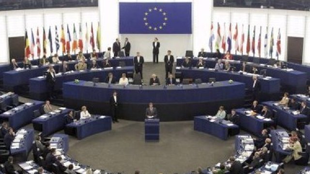 Parlamentul European a decis reducerea fondurilor pentru populiștii britanici