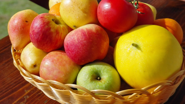 Rusia a interzis importul de fructe din Republica Moldova