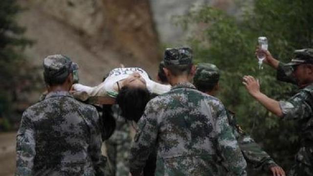 Cutremur în China: Cel puțin 367 de morți și 2000 de răniți