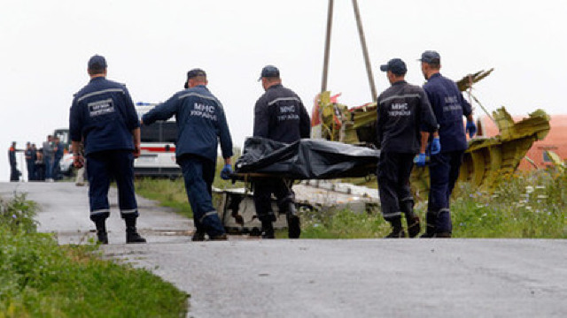 70 de experți olandezi și australieni se află la locul prăbușirii avionului malaezian