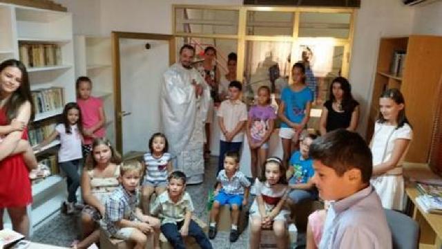 Radio Cluj inaugurează o bibliotecă în Villarobledo
