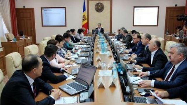 Legea finanțelor publice și responsabilității bugetar-fiscale adoptată de Guvern, criticată