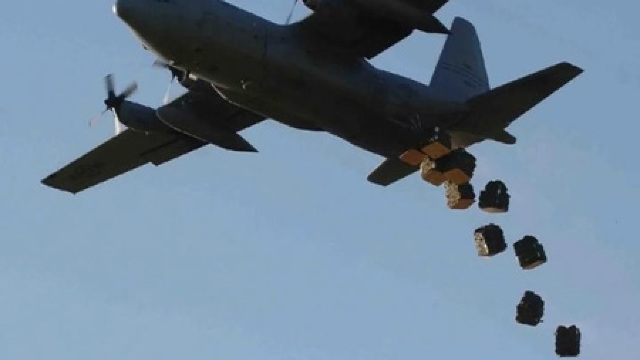 CONFIRMAT! Arme americane parașutate pentru kurzi au ajuns la jihadiști
