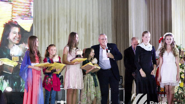Radio România a acordat premii la ”Festivalul Mărul de Aur”